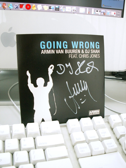 Going Wrong 親筆簽名 Single 2